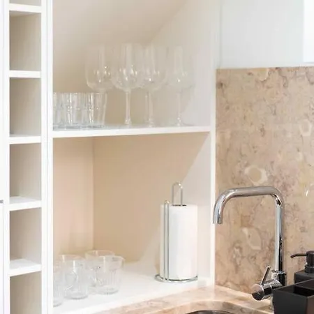 Pardal 2b - Penthouse In Alcantara - Parking Nearby Апартаменты