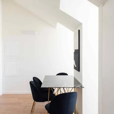 Appartement Pardal 2b - Penthouse In Alcantara - Parking Nearby *